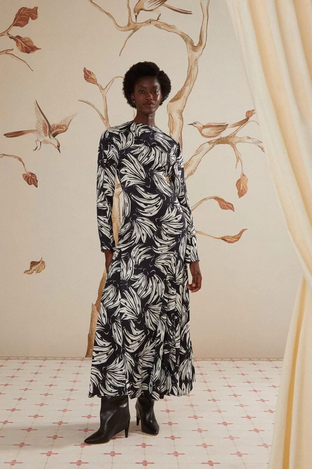 Black Bossa Banana LENZING™ ECOVERO™ Viscose Midi Dress | FARM Rio Flash Sale