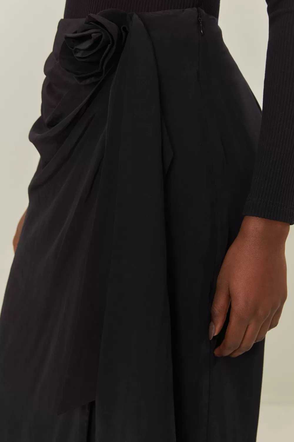 Black Midi Skirt | FARM Rio New