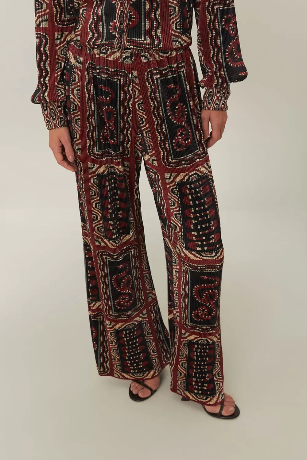 Black Snake Scarves Pleated Pants | FARM Rio Online