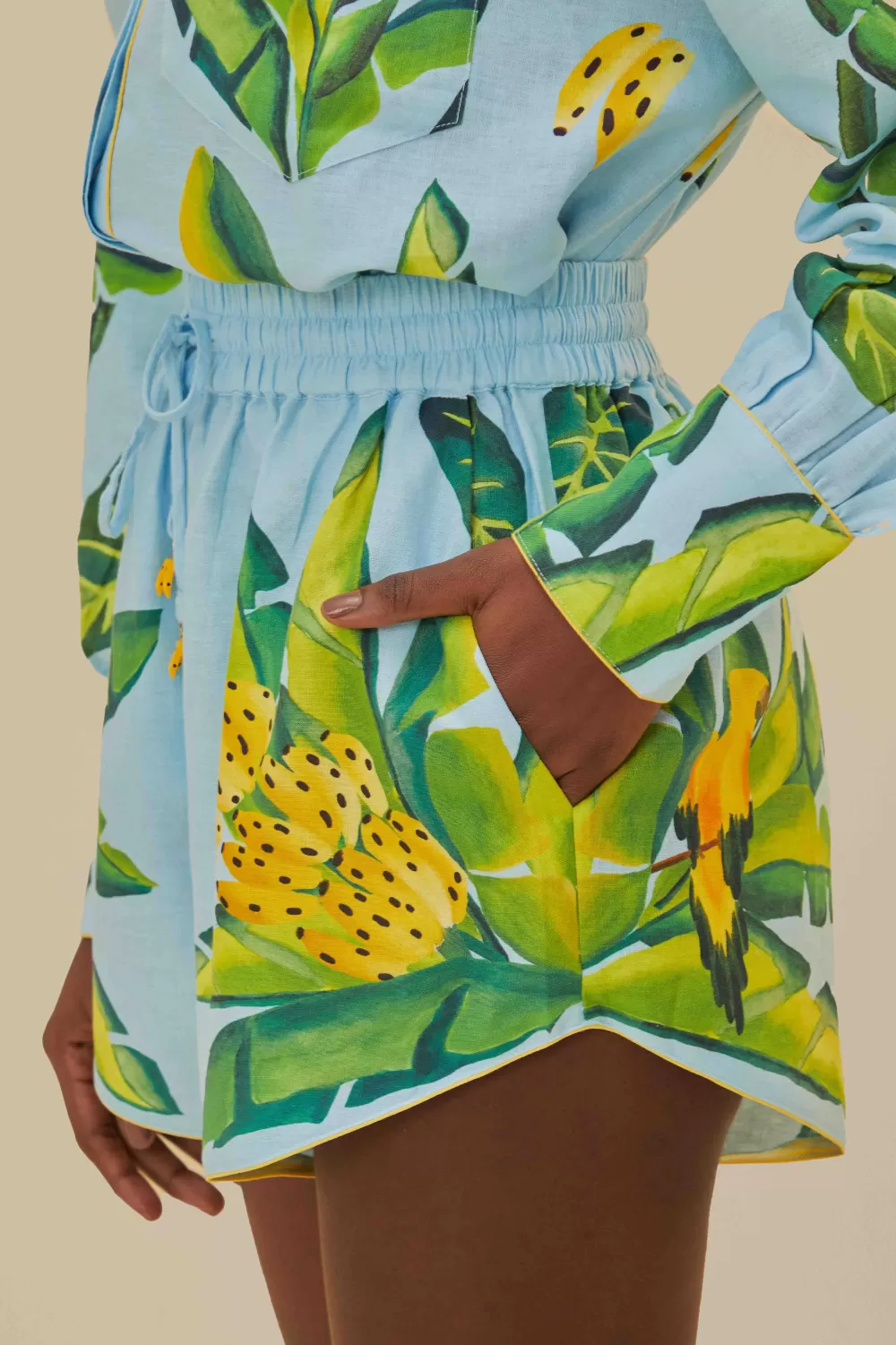 Blue Summer Foliage Scarf LENZING™ ECOVERO™ Euroflax™ Shorts | FARM Rio Clearance